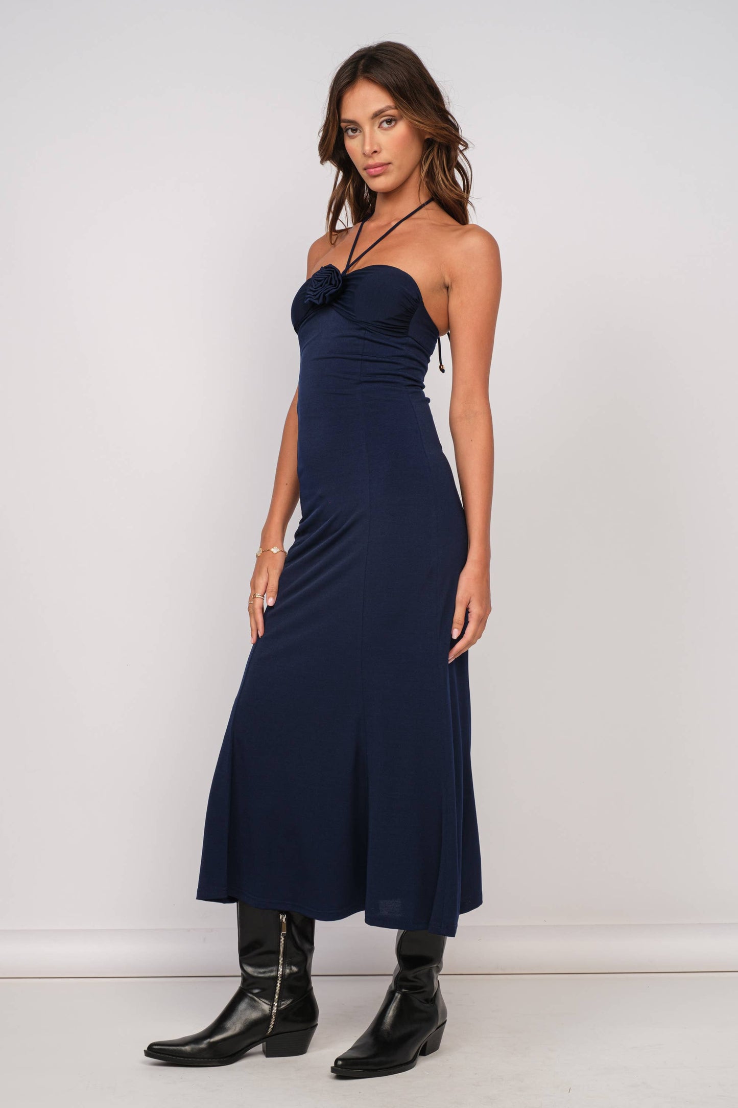 HALTER NECK FLOWER BROCHE POINT MIDI DRESS