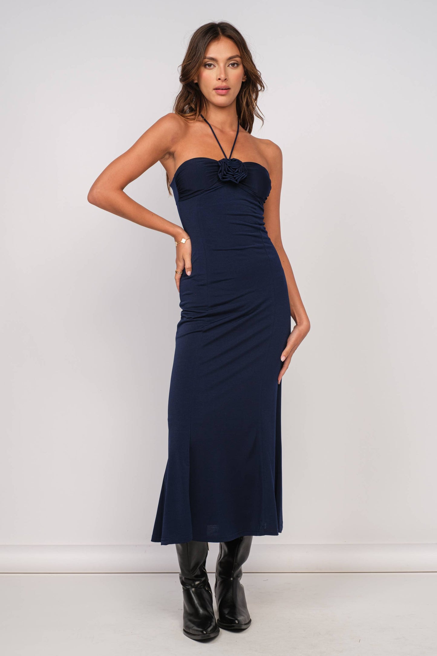 HALTER NECK FLOWER BROCHE POINT MIDI DRESS