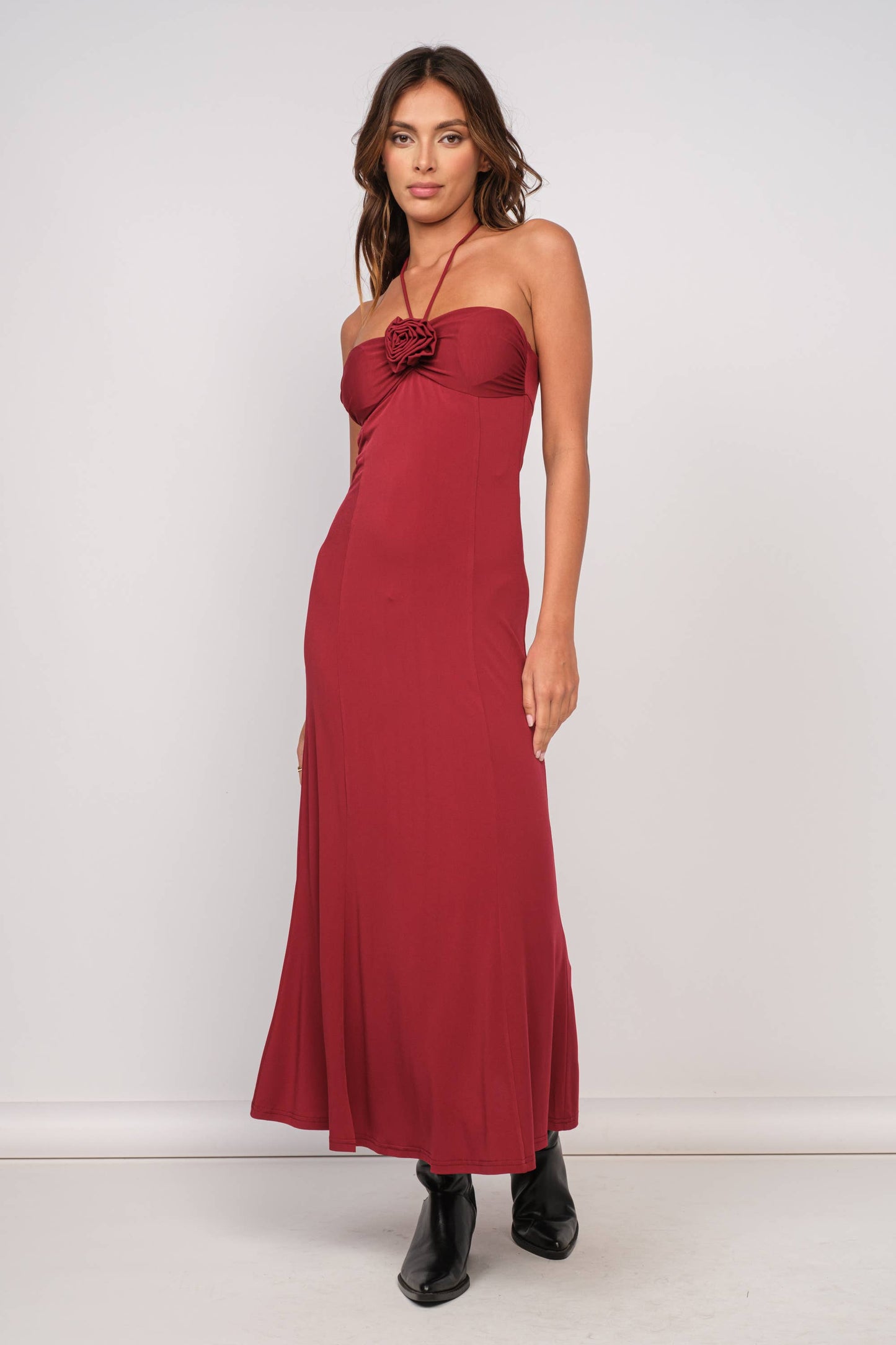 HALTER NECK FLOWER BROCHE POINT MIDI DRESS