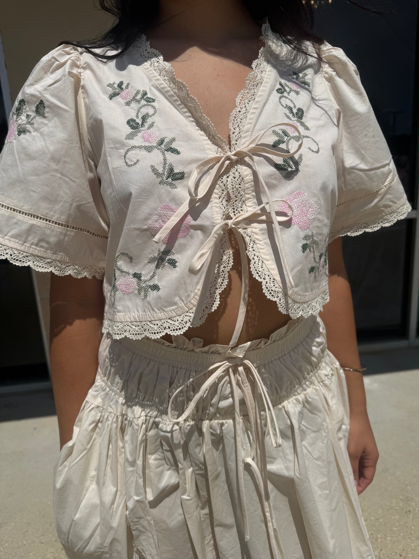 Zoe embroidered set