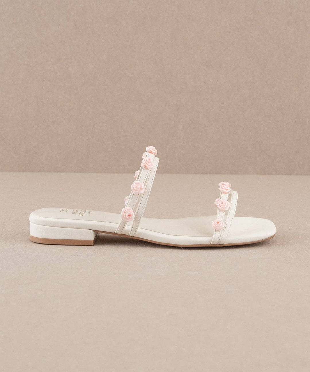 The Rosanna White | Rosette Detailed Flats