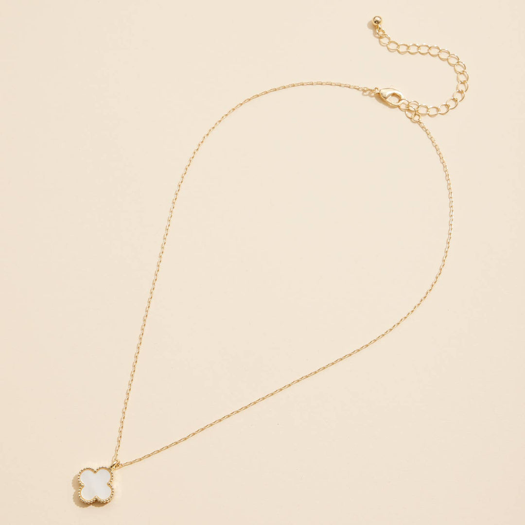 Single Flower Shell Charm Short Necklace