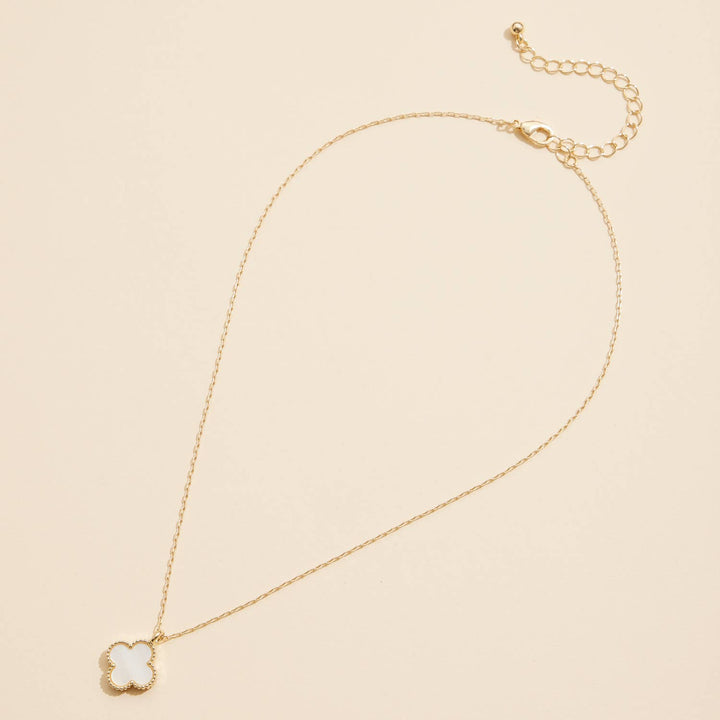 Single Flower Shell Charm Short Necklace