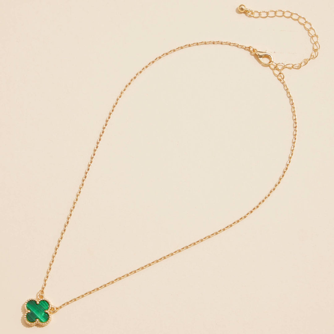 Single Flower Shell Charm Short Necklace