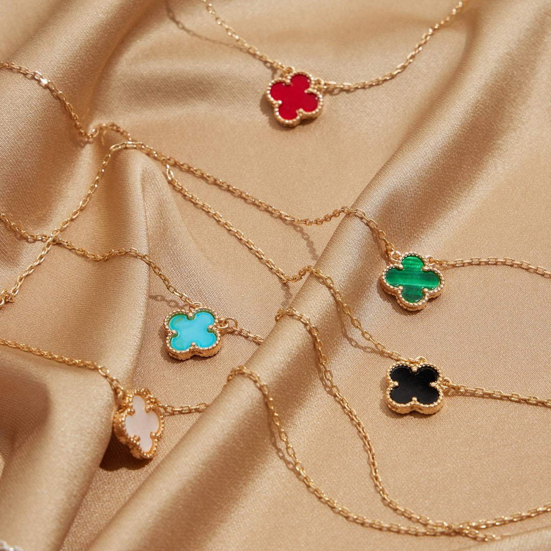 Single Flower Shell Charm Short Necklace